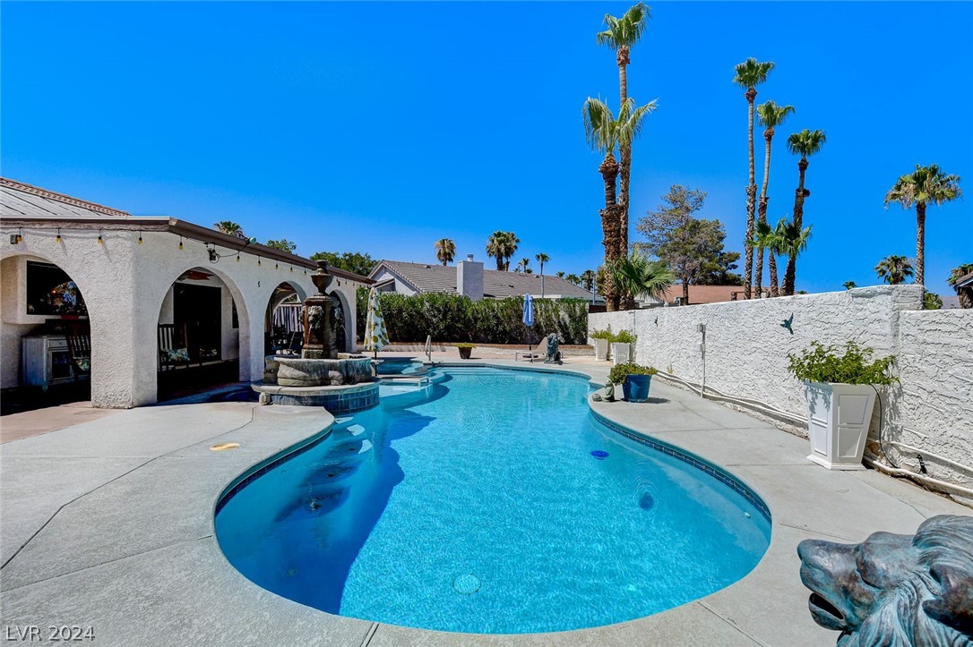 3167 Shadow Bluff Avenue