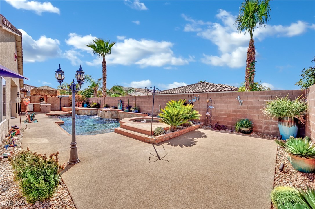 6061 Sabine Ranch Road