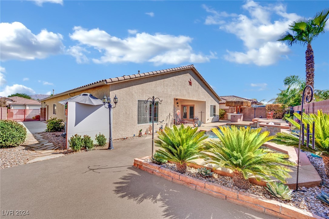 6061 Sabine Ranch Road