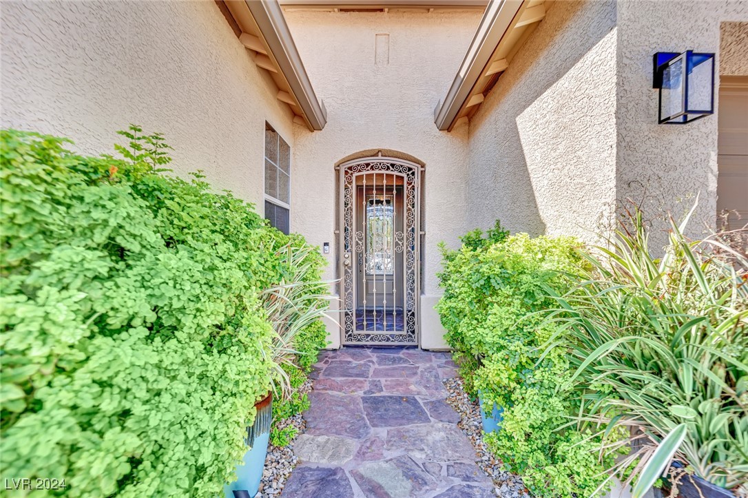 6061 Sabine Ranch Road