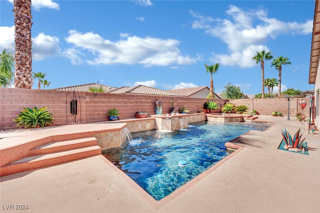 6061 Sabine Ranch Road