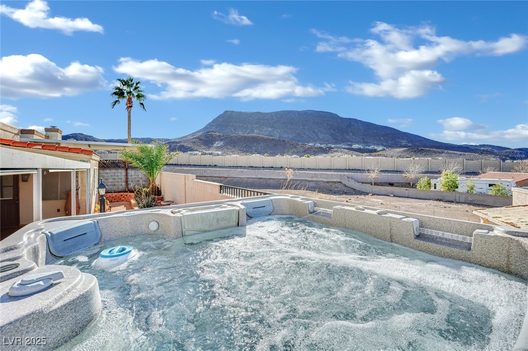 476 Tiger Lily Way