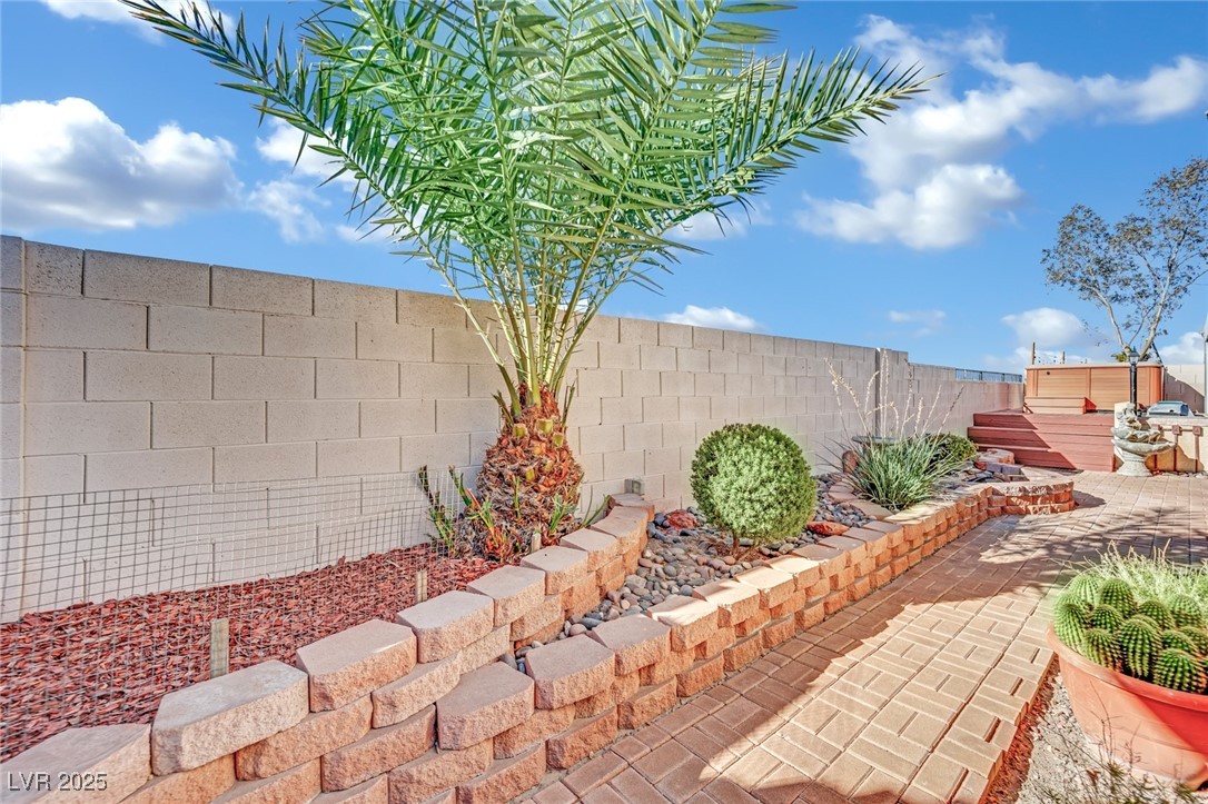 476 Tiger Lily Way