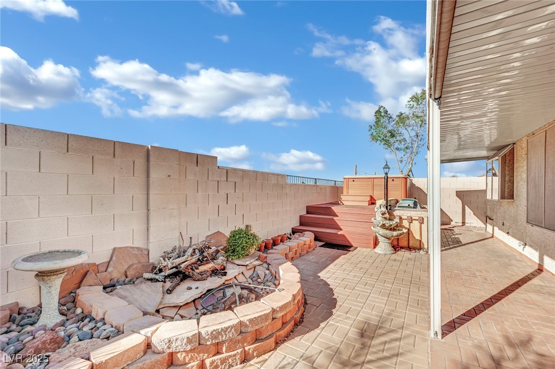 476 Tiger Lily Way