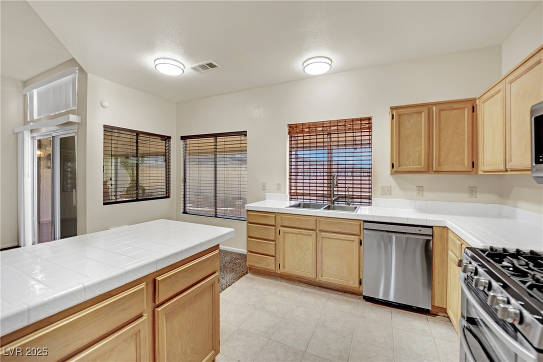 476 Tiger Lily Way