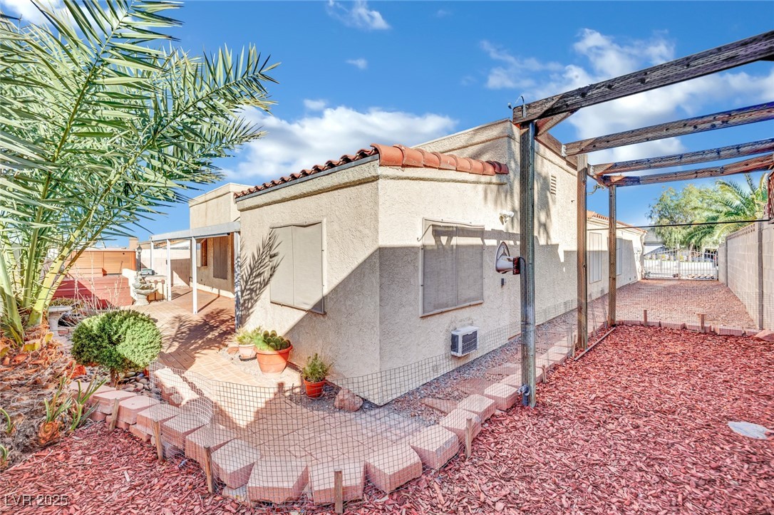 476 Tiger Lily Way