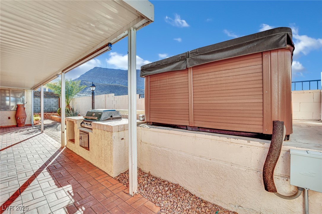476 Tiger Lily Way