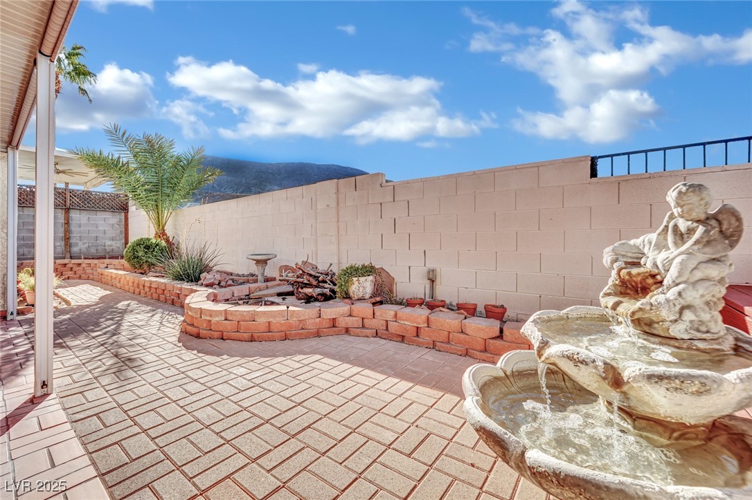 476 Tiger Lily Way
