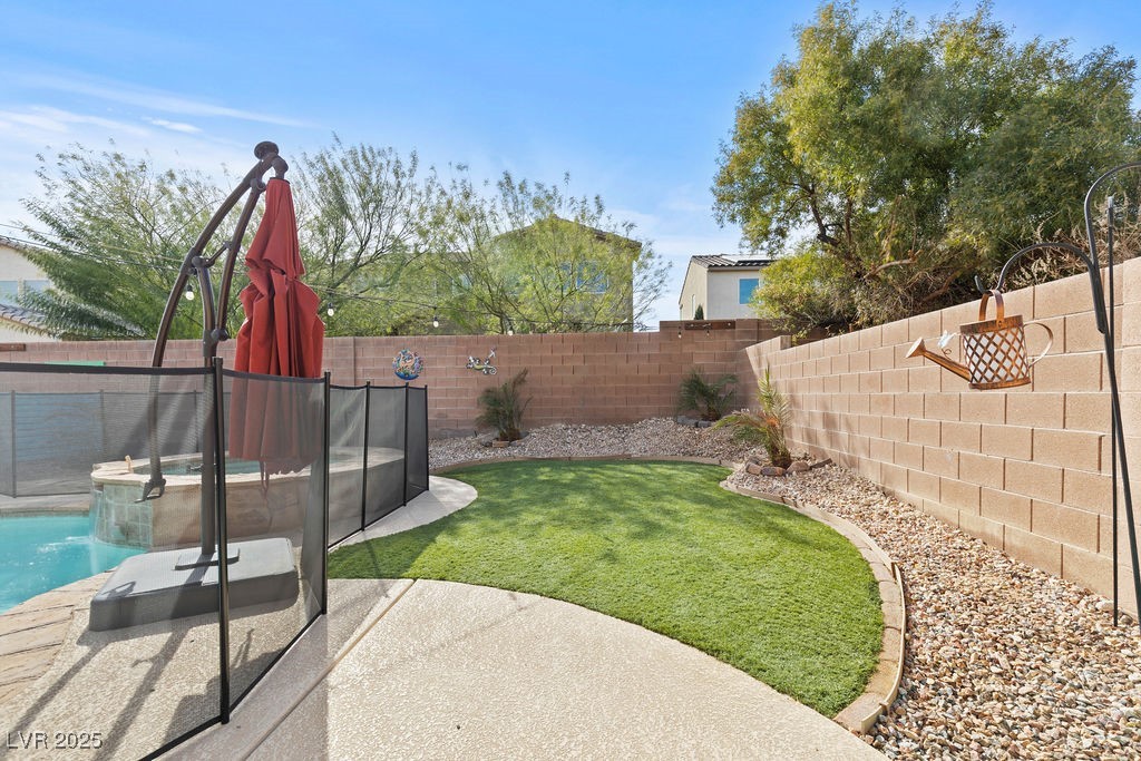 7017 Pink Flamingos Place