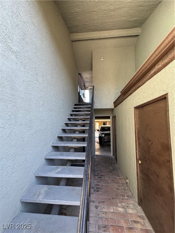 1460 Hialeah Drive D