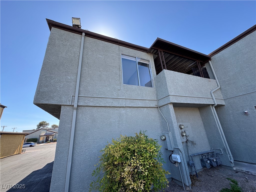 1460 Hialeah Drive D