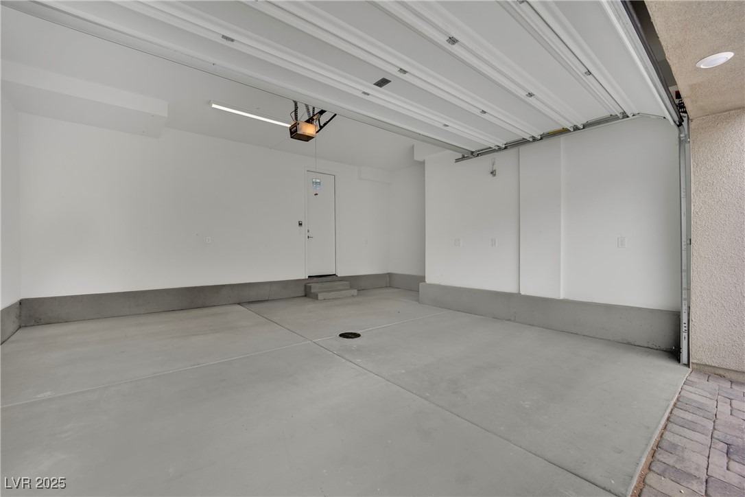 11422 Crimson Ledge Avenue