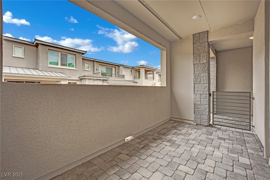 11422 Crimson Ledge Avenue