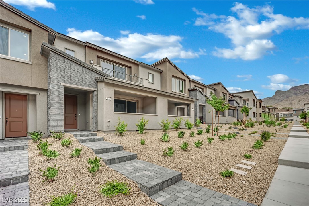 11422 Crimson Ledge Avenue