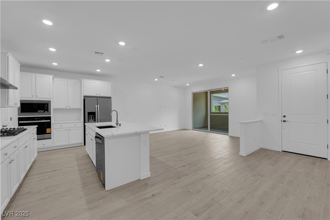 11398 Crimson Ledge Avenue