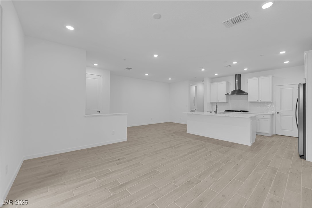 11398 Crimson Ledge Avenue