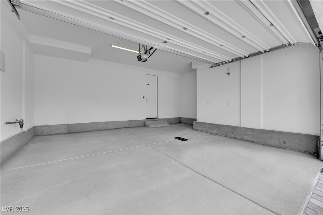 11398 Crimson Ledge Avenue