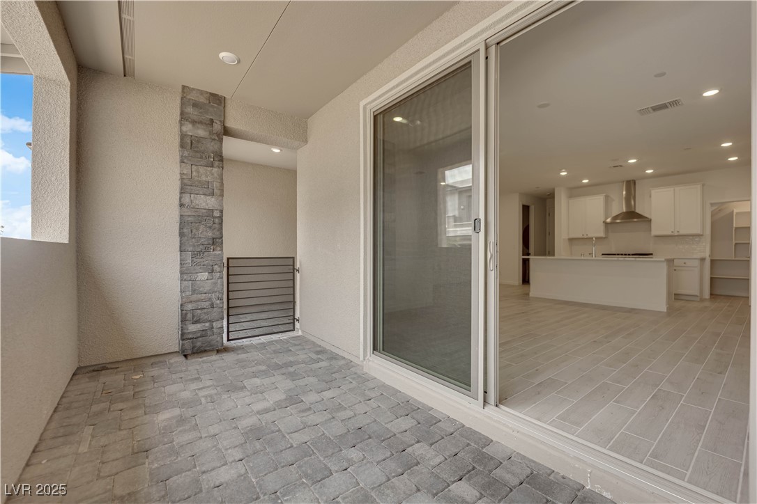 11398 Crimson Ledge Avenue