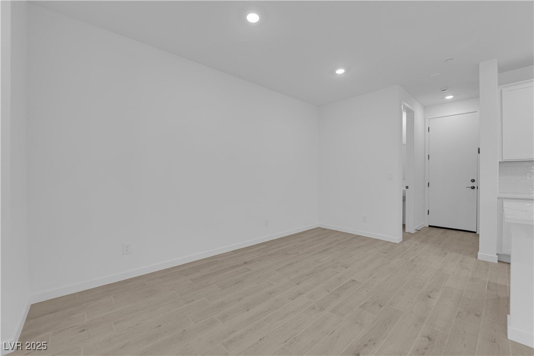 11398 Crimson Ledge Avenue