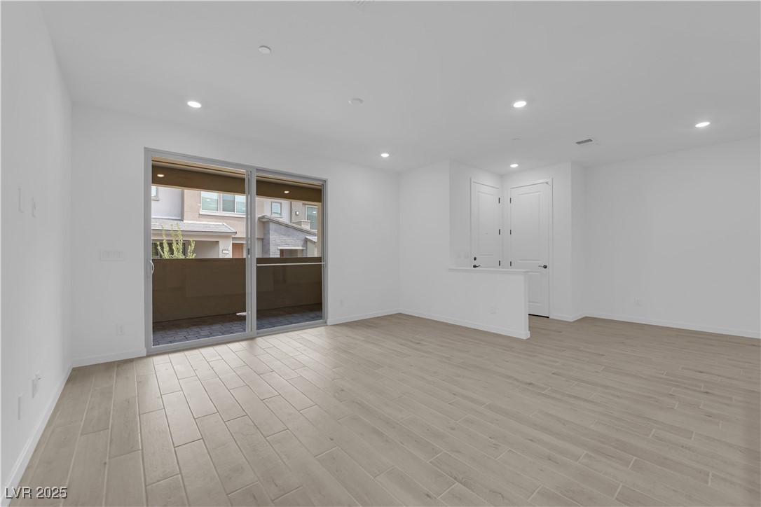 11398 Crimson Ledge Avenue