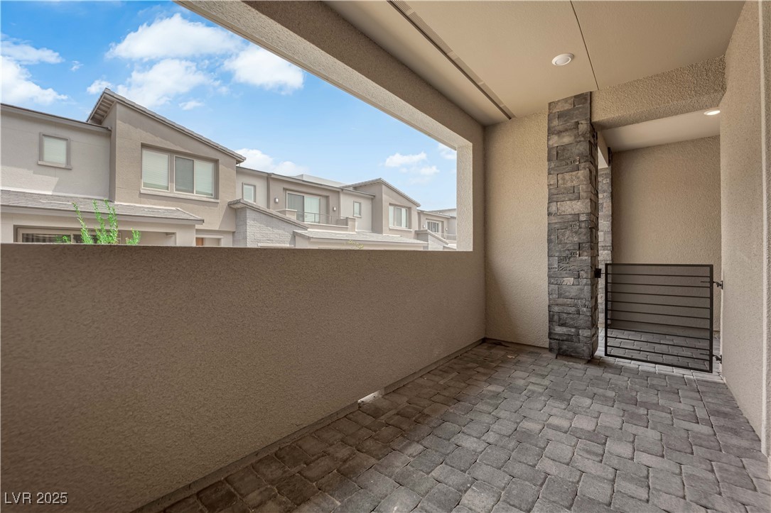 11398 Crimson Ledge Avenue