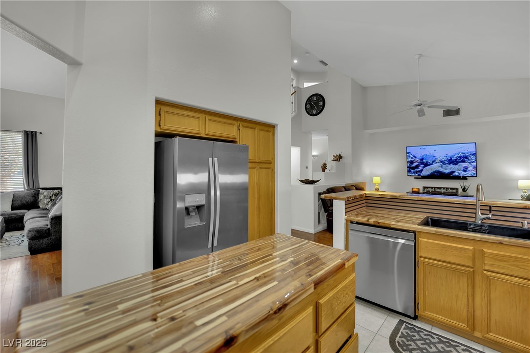 1921 Donnington Court