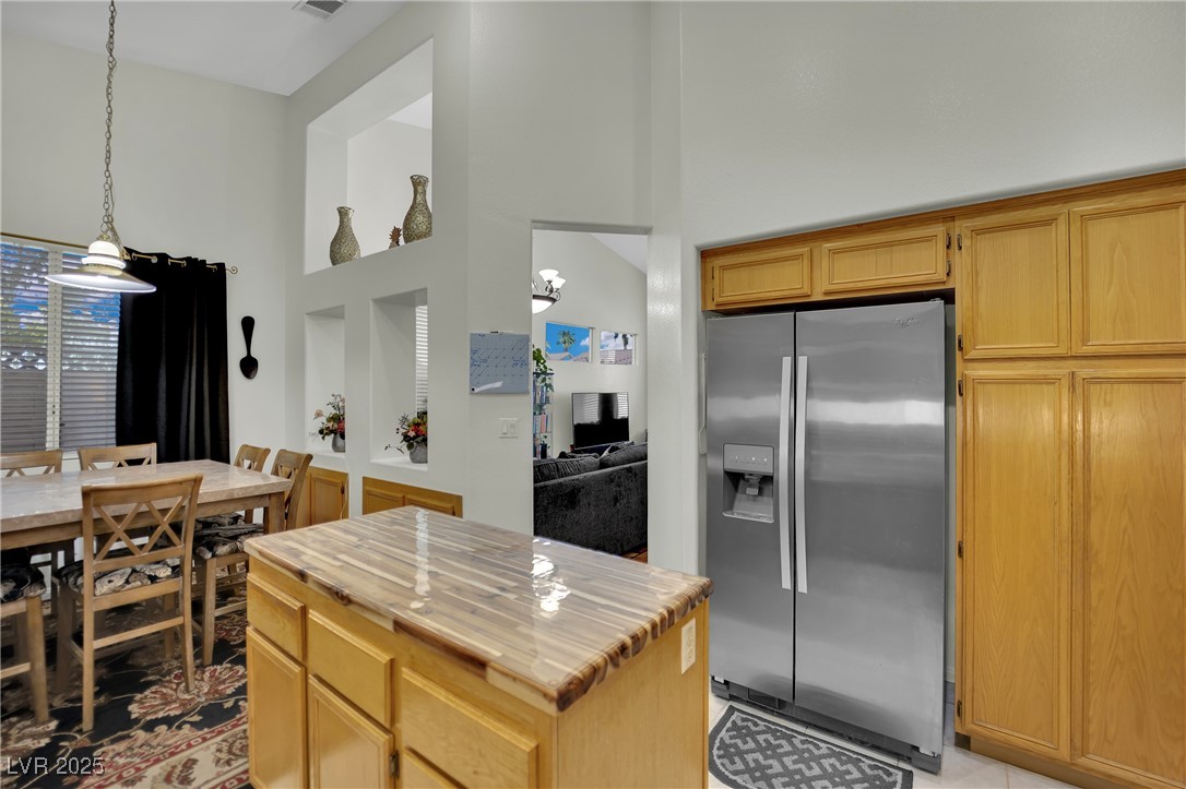 1921 Donnington Court