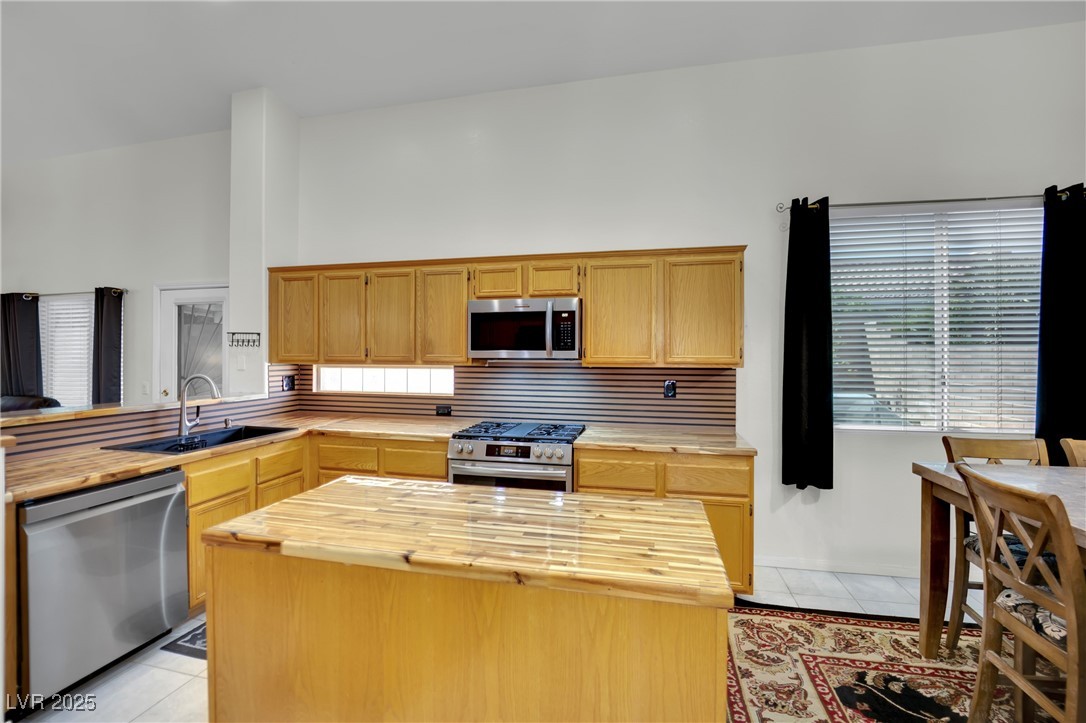 1921 Donnington Court