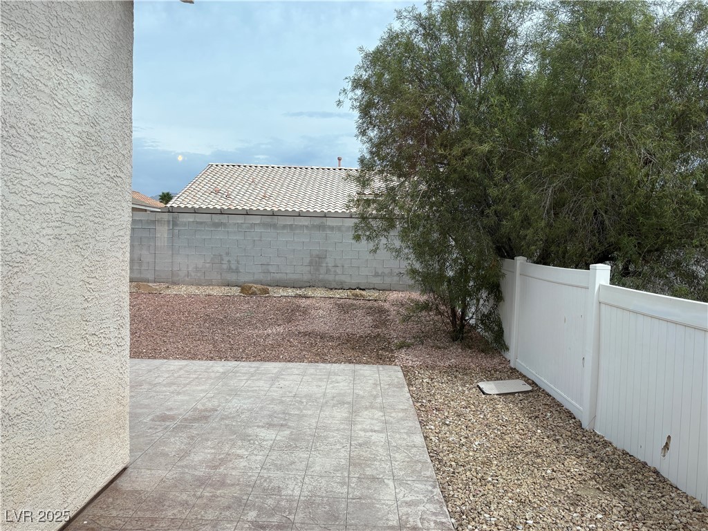1014 Emerald Stone Avenue