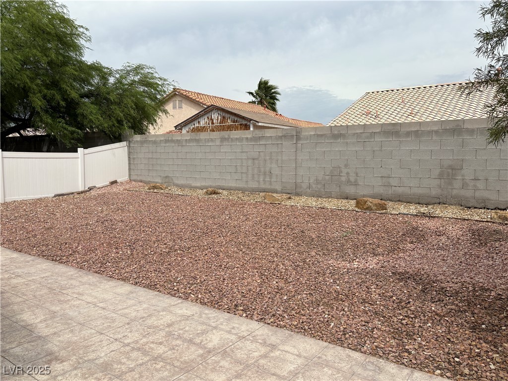 1014 Emerald Stone Avenue