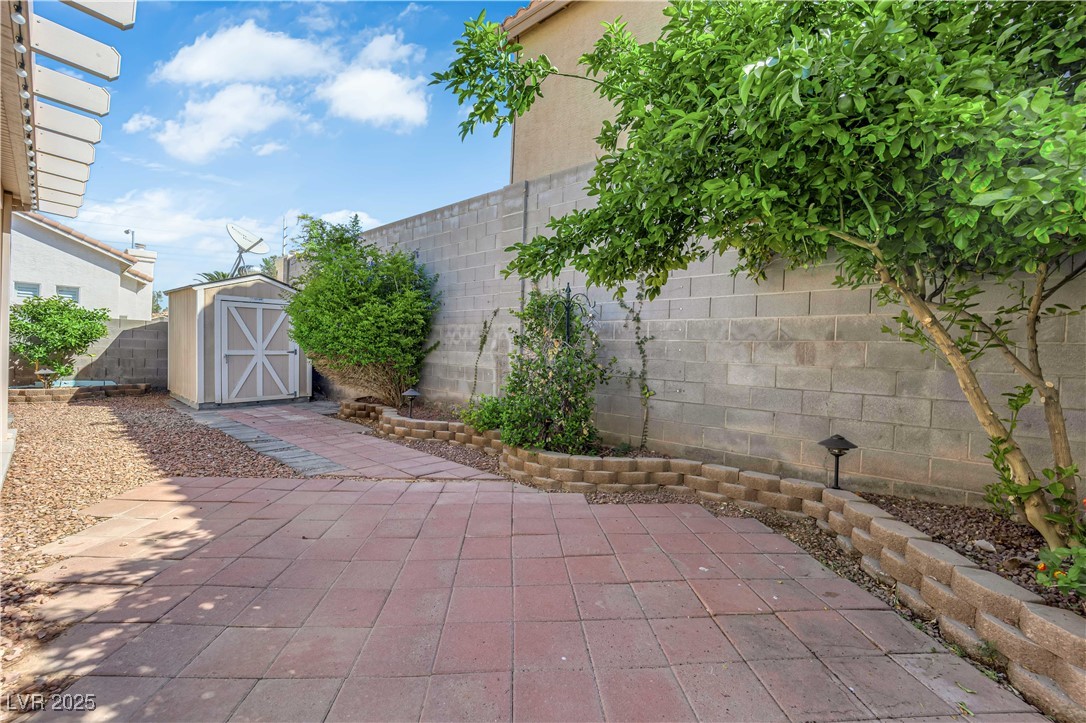 8940 Sandy Slate Way