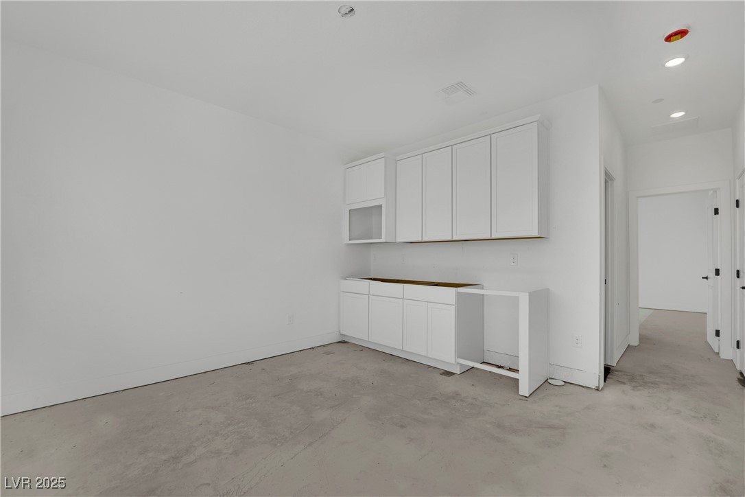 7121 Painted Skyline Street