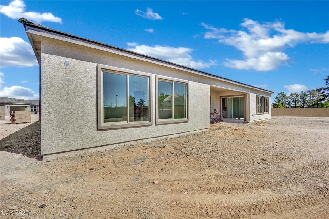 4835 Blushing Dawn Avenue