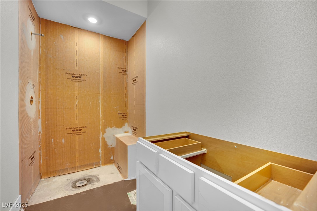 4835 Blushing Dawn Avenue