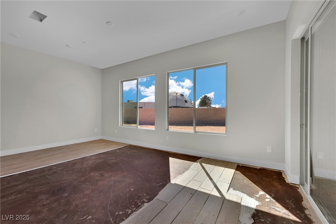 4835 Blushing Dawn Avenue