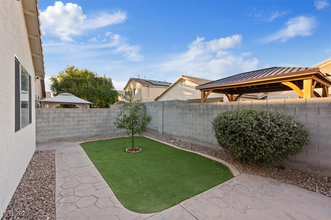 1902 Giant Pine Avenue