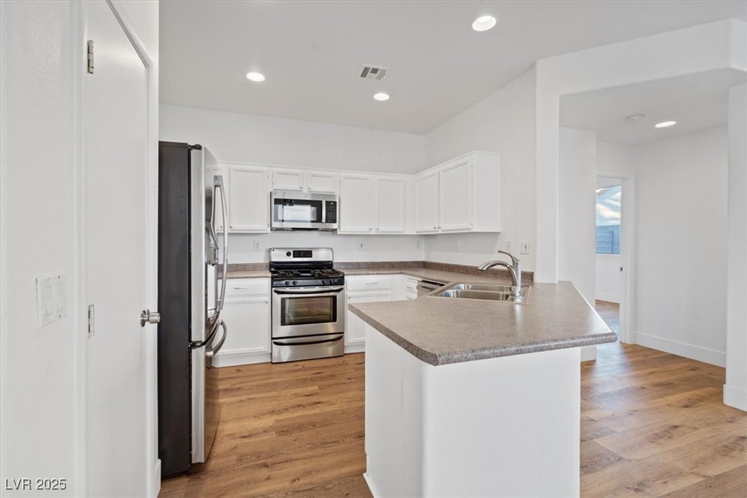 1902 Giant Pine Avenue
