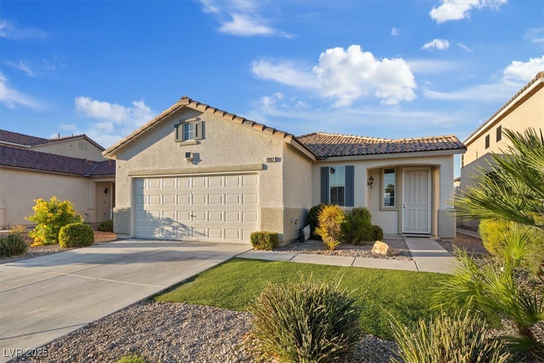 1902 Giant Pine Avenue