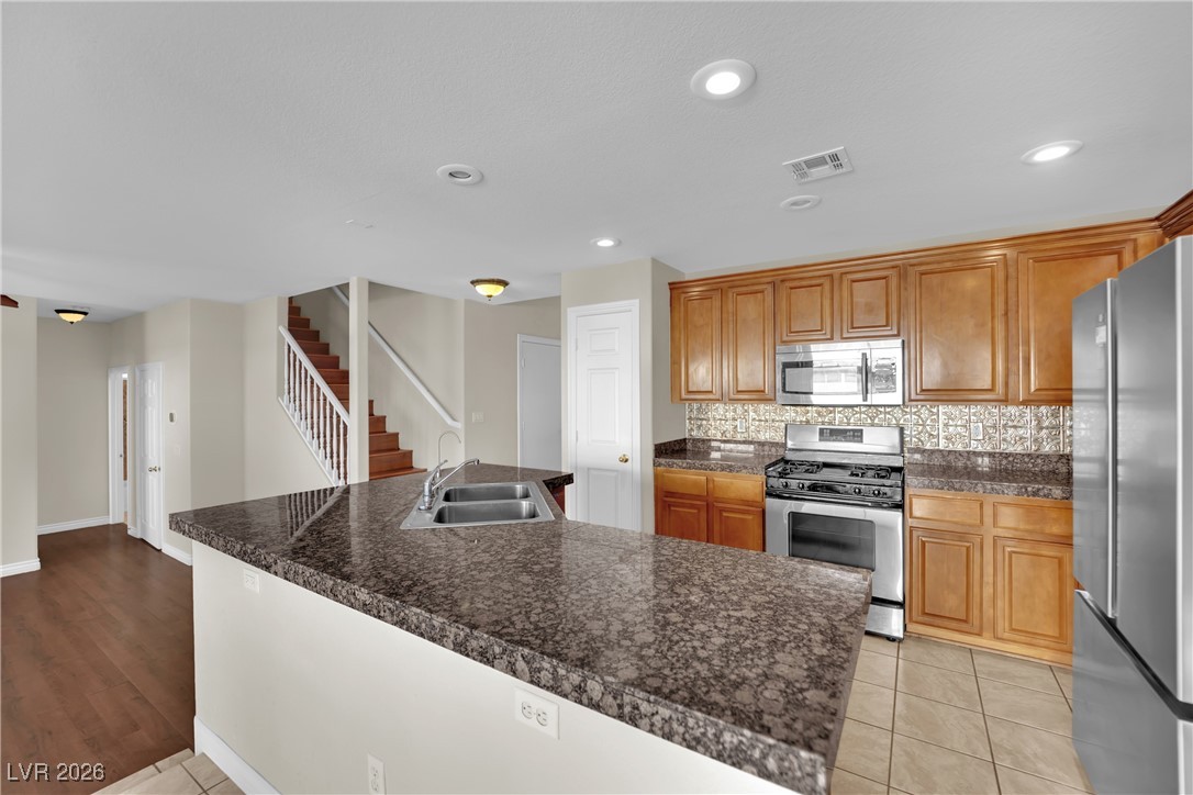 7912 Meandering Light Avenue