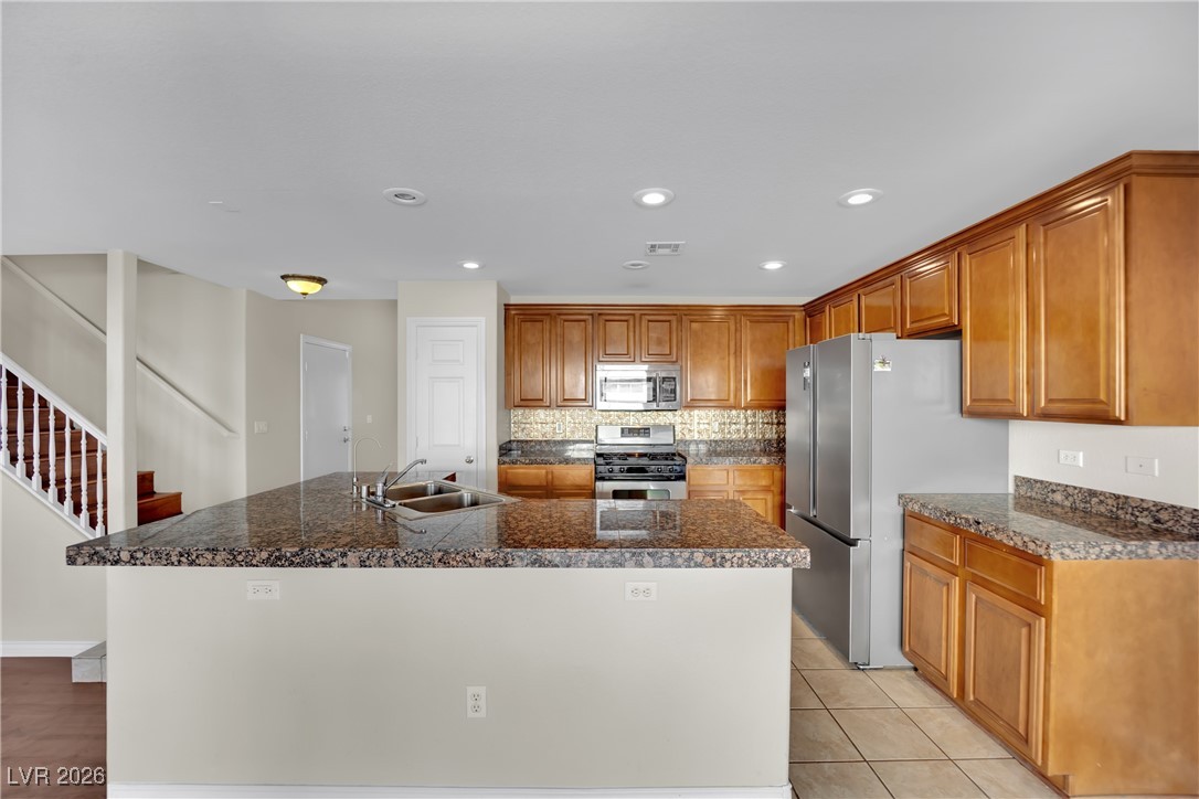 7912 Meandering Light Avenue