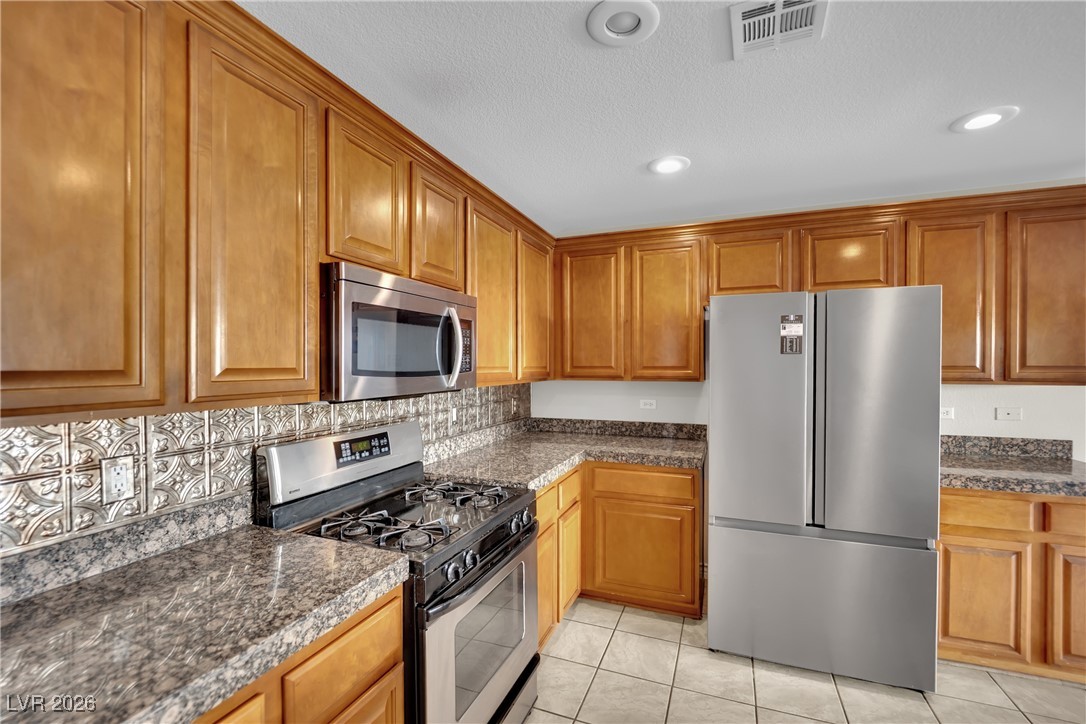 7912 Meandering Light Avenue