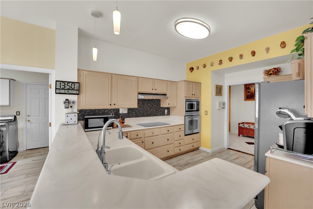 2808 Tumble Creek Court