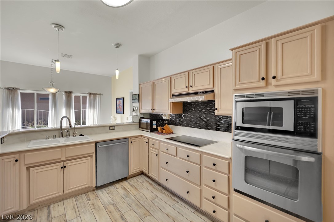 2808 Tumble Creek Court