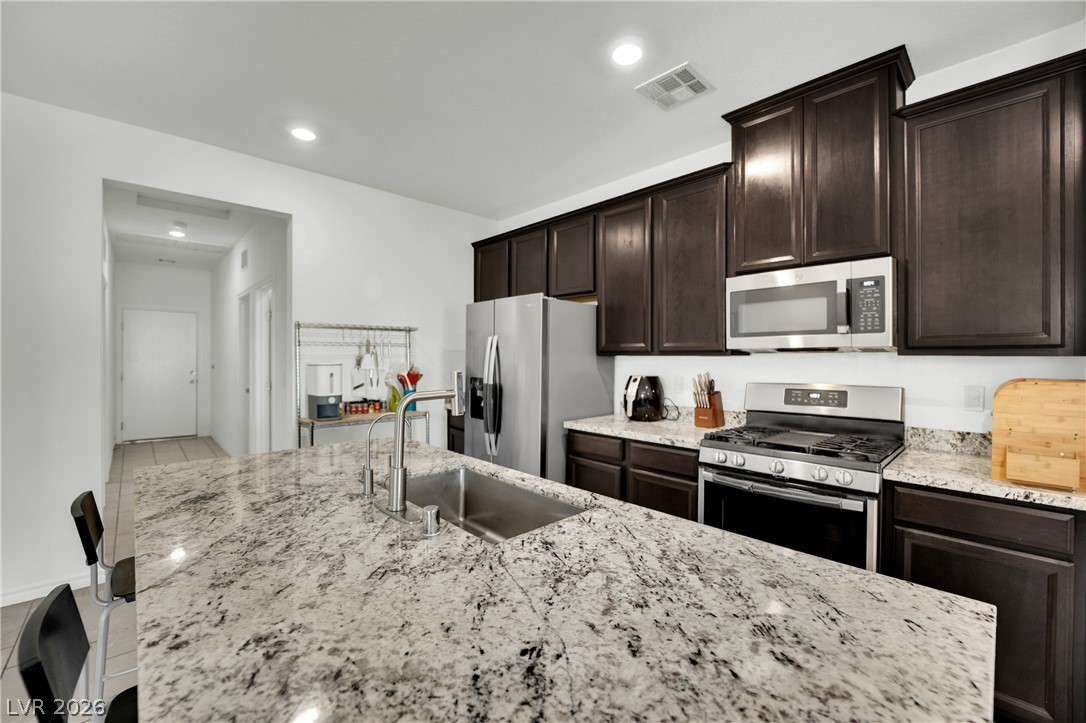 1018 Edel Hest Avenue