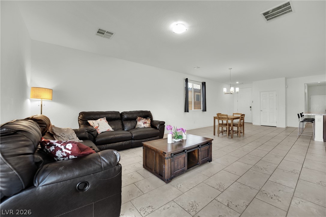 1018 Edel Hest Avenue