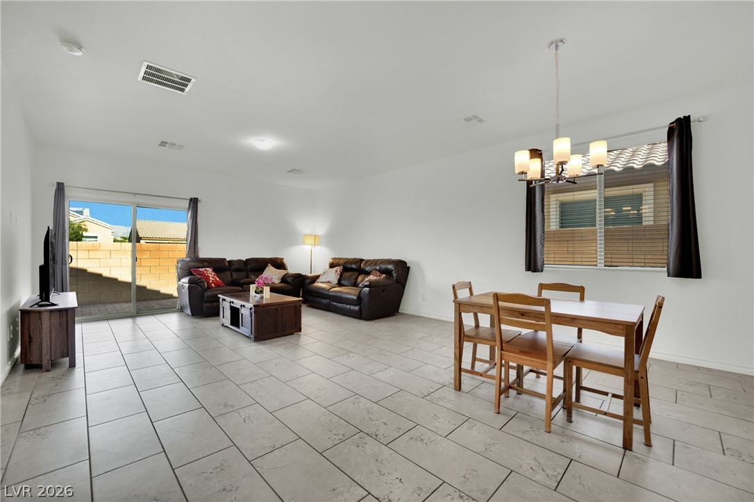 1018 Edel Hest Avenue