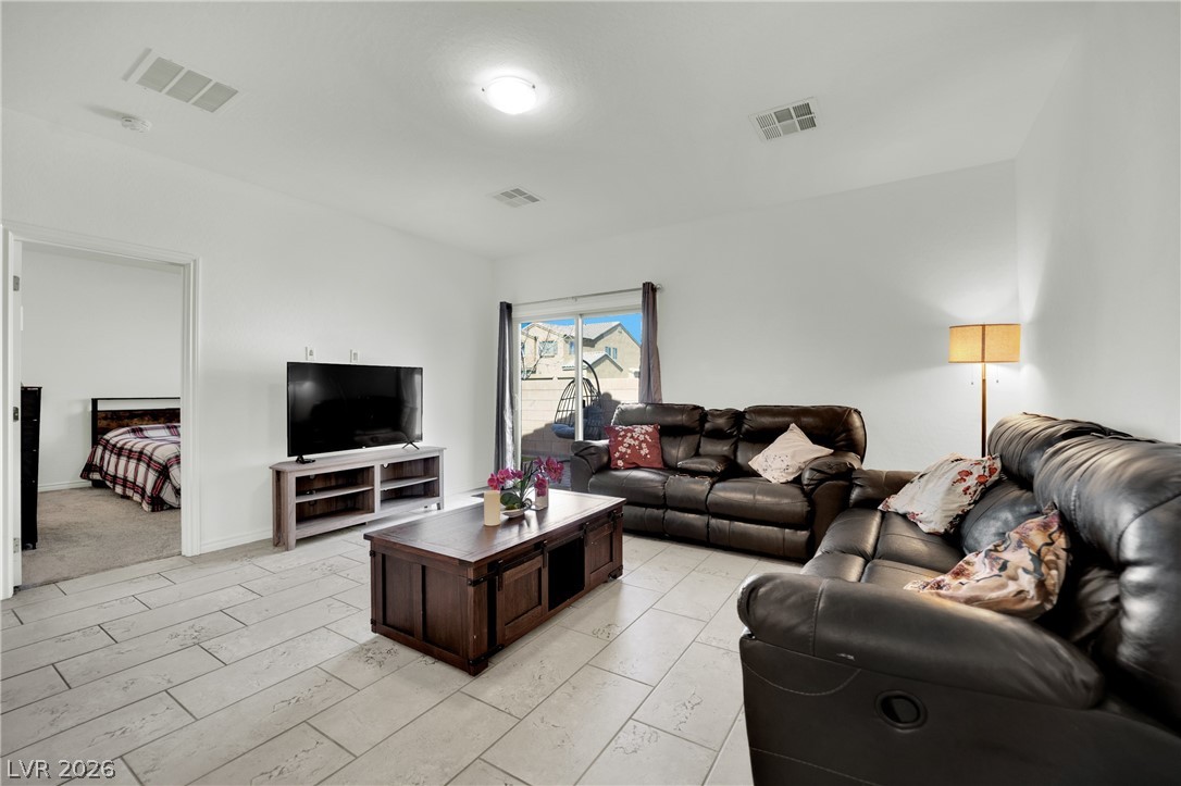 1018 Edel Hest Avenue