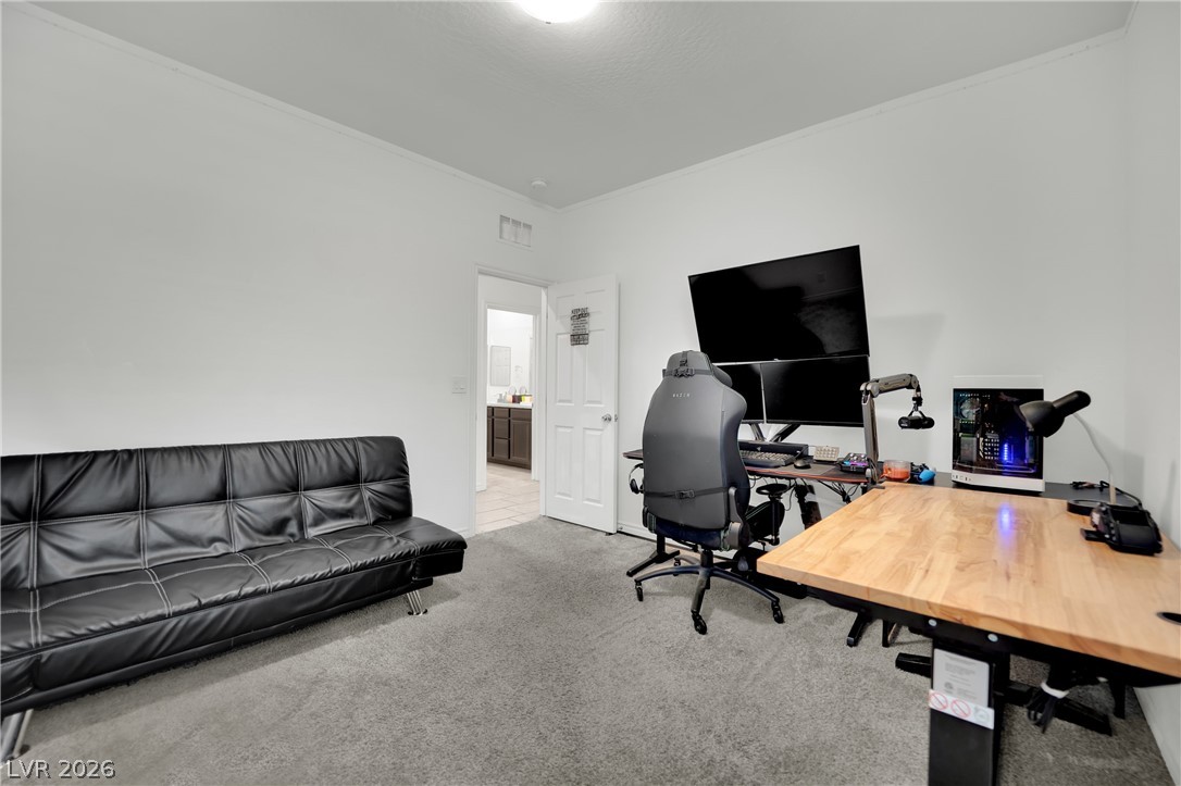 1018 Edel Hest Avenue