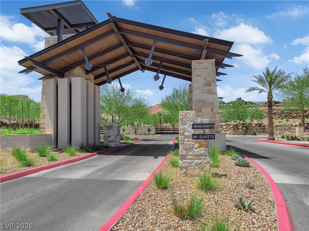 32 Stone Yucca Court