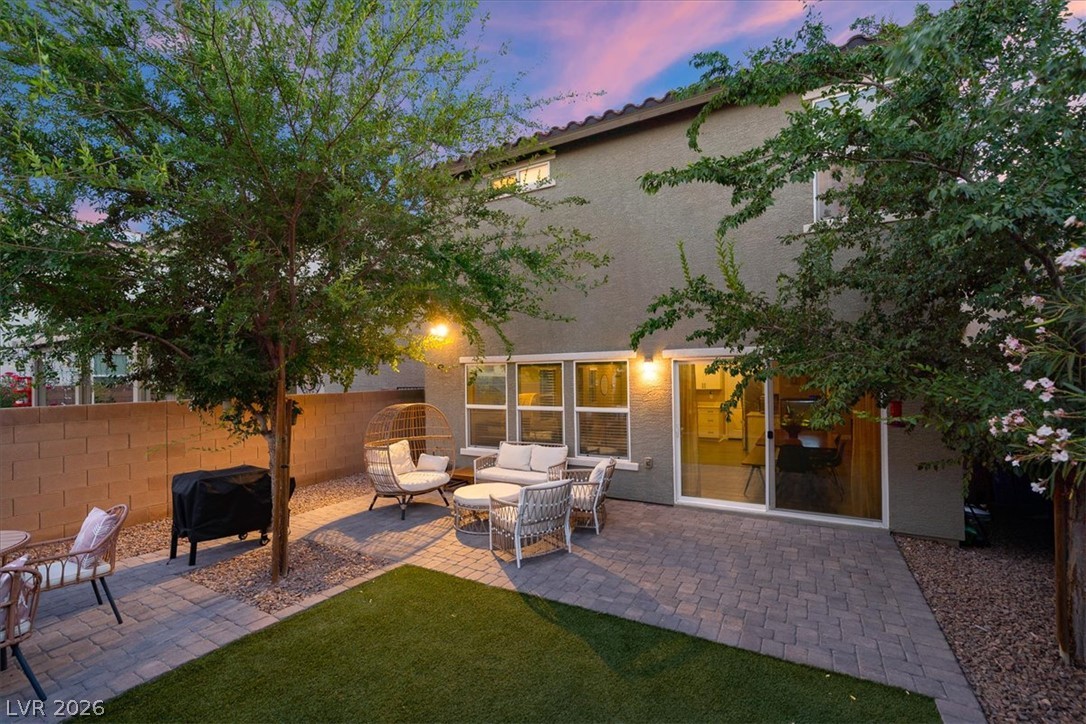 10520 Adobe Ranch Street